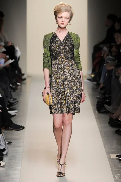Look 27